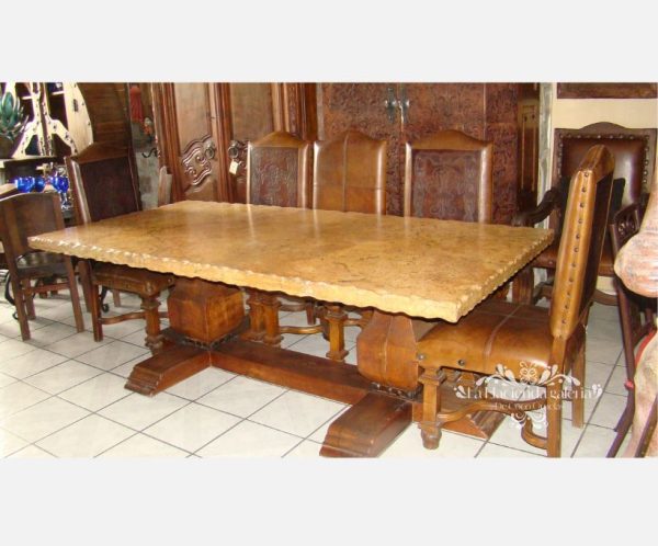 Mesa de madera y mármol