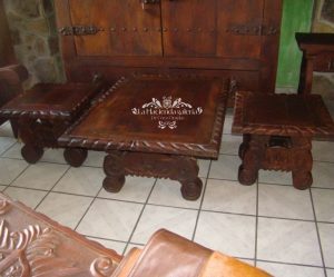 Set de mesas talladas