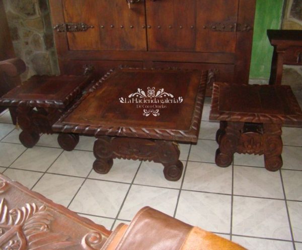 Set de mesas talladas