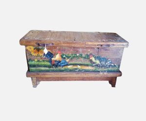 Baúl de madera antigua pintado al óleo