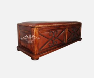 Baúl pie de cama de madera, piel y herrería
