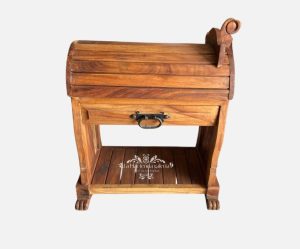 Monturero con cajón y patas talladas